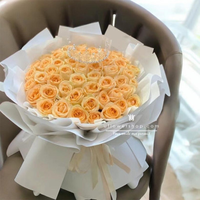 52 Champagne Roses Romantic...